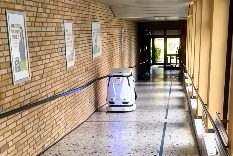 Automatizar el cuidado del piso con el Skywalker 50 en el Hospital St. Marien