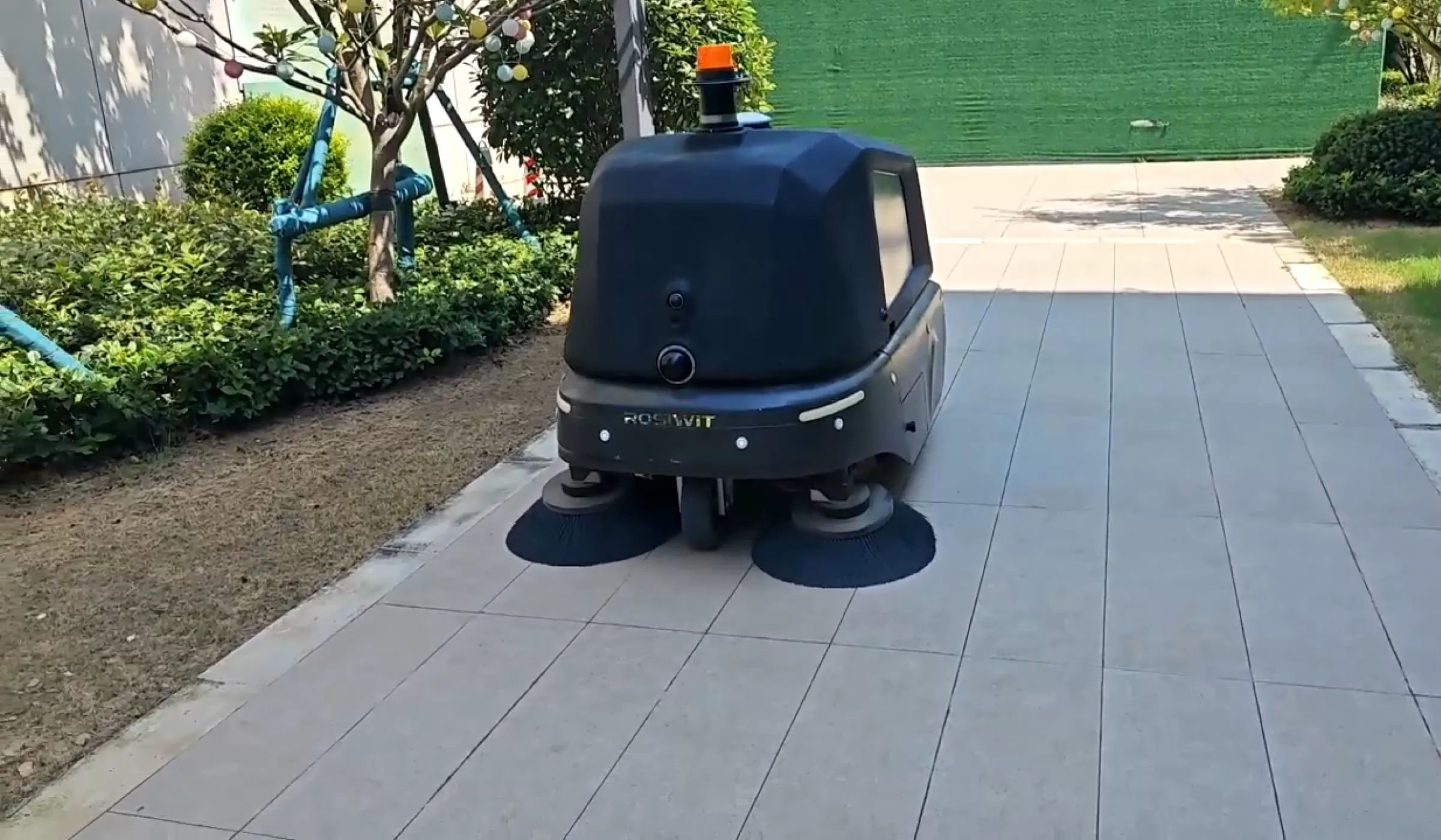 cleaning robot hospital