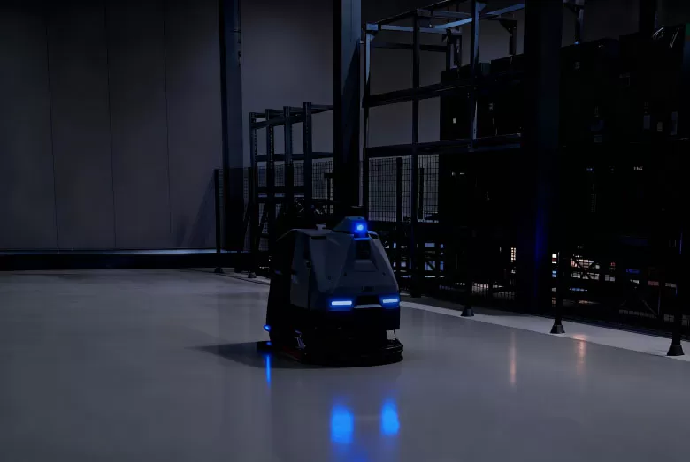 Limpieza no tripulada por Titan 810 durante la noche